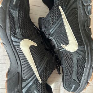 Nike Vomero 5